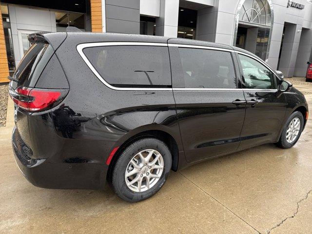 new 2025 Chrysler Pacifica car, priced at $43,499