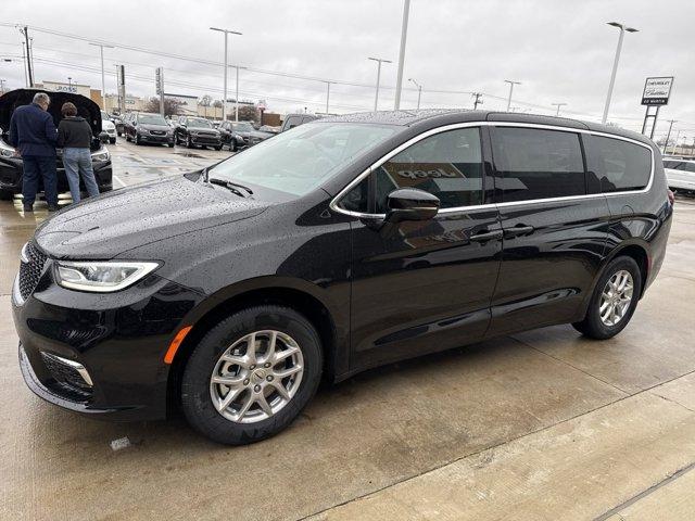 new 2025 Chrysler Pacifica car, priced at $43,499