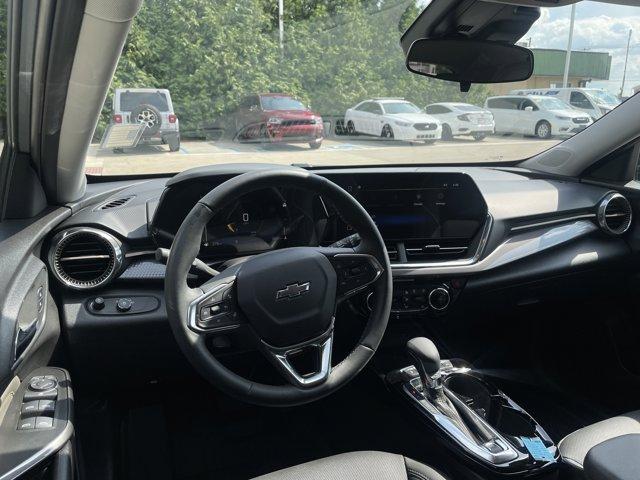 used 2025 Chevrolet Trax car, priced at $25,887
