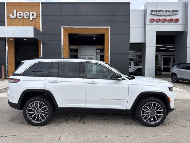 new 2025 Jeep Grand Cherokee car, priced at $50,499