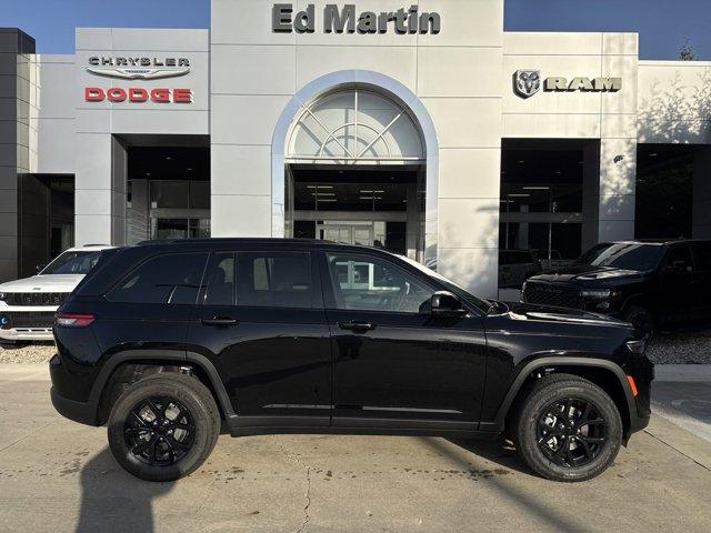 new 2025 Jeep Grand Cherokee car, priced at $44,530