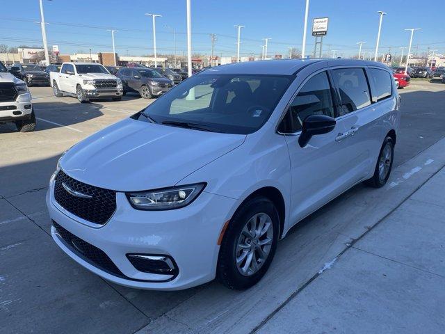 used 2024 Chrysler Pacifica car, priced at $35,892