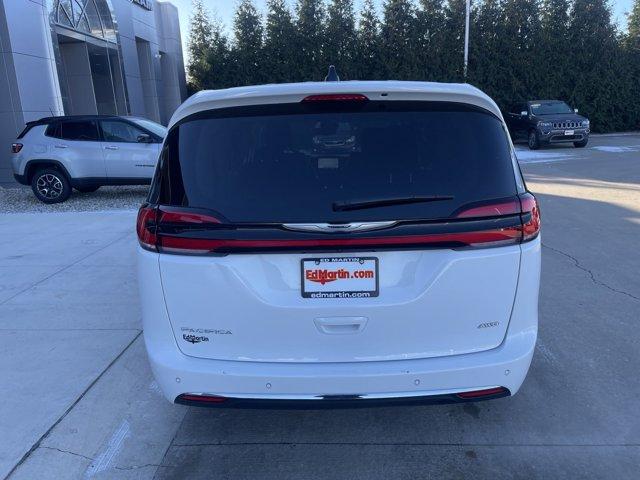 used 2024 Chrysler Pacifica car, priced at $35,892