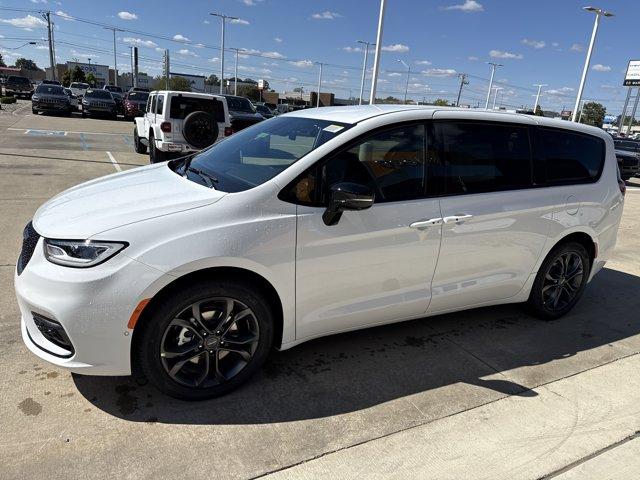 new 2026 Chrysler Pacifica car, priced at $45,999