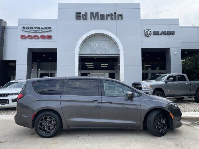 used 2022 Chrysler Pacifica car, priced at $31,999