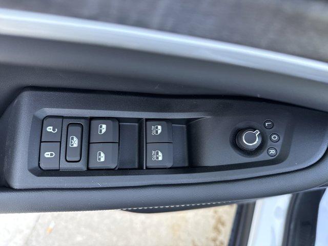 new 2025 Jeep Grand Cherokee car, priced at $50,249