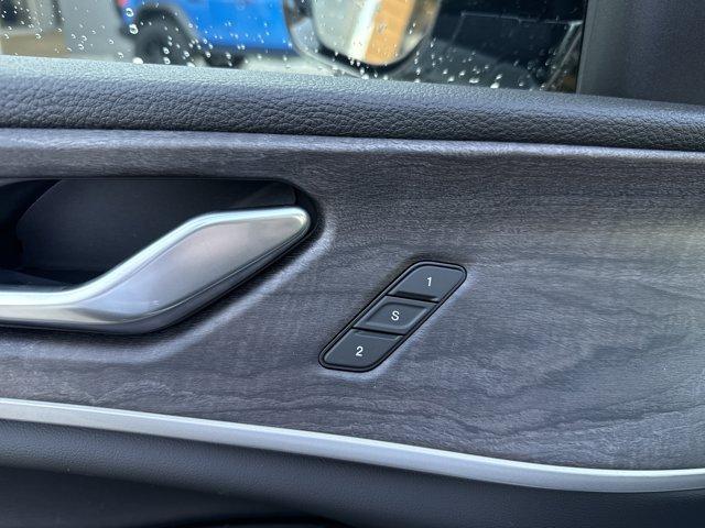 new 2025 Jeep Grand Cherokee car, priced at $50,249