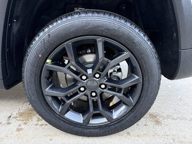 new 2025 Jeep Grand Cherokee car, priced at $50,249