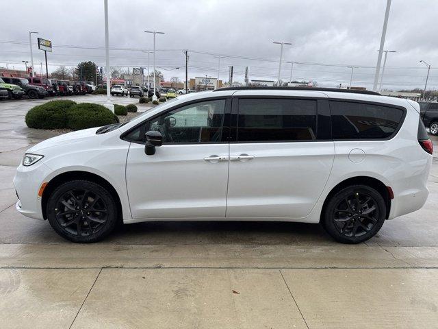 new 2025 Chrysler Pacifica car, priced at $53,999