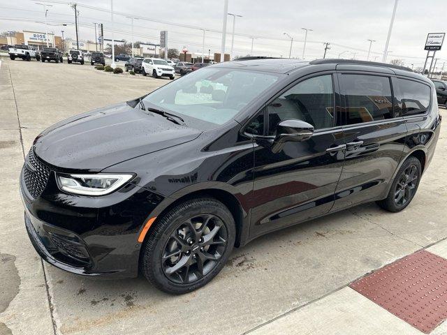 new 2024 Chrysler Pacifica car, priced at $47,499