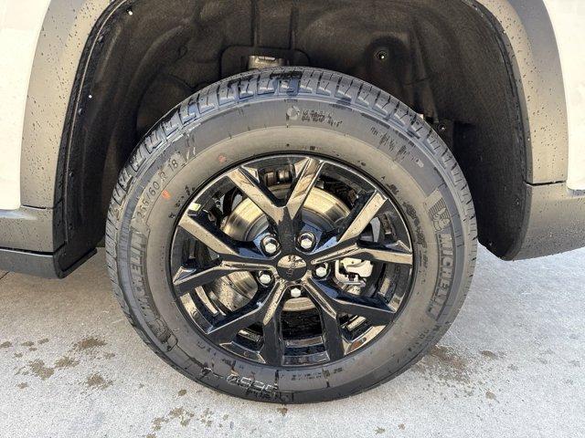 new 2025 Jeep Grand Cherokee car, priced at $45,999