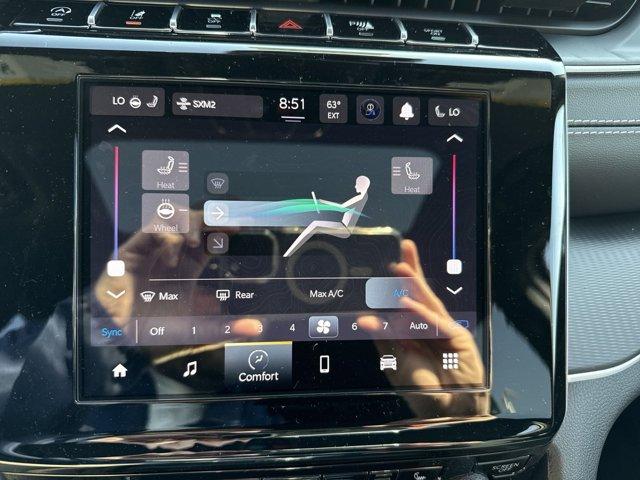 new 2025 Jeep Grand Cherokee car, priced at $45,999