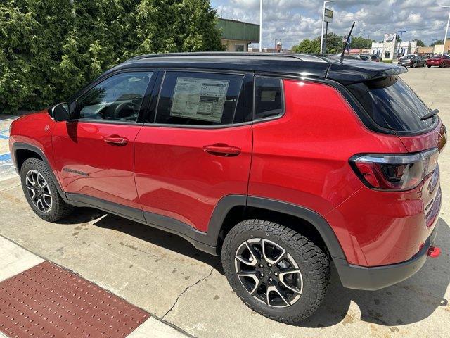 new 2024 Jeep Compass car, priced at $33,999