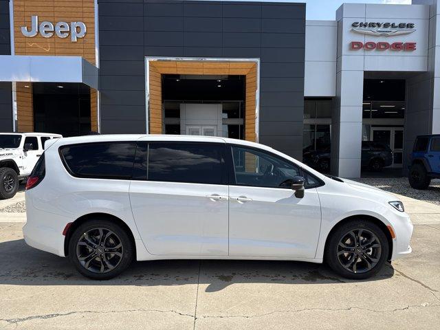 new 2026 Chrysler Pacifica car, priced at $47,499