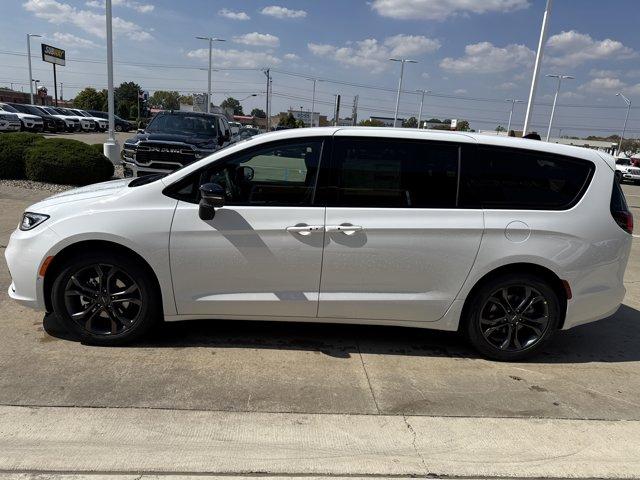 new 2026 Chrysler Pacifica car, priced at $47,499