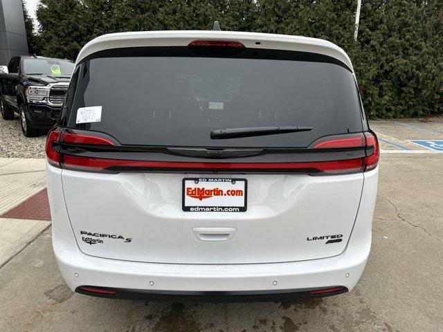 new 2024 Chrysler Pacifica car, priced at $51,999