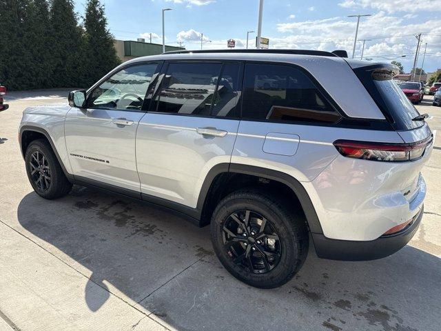 new 2025 Jeep Grand Cherokee car, priced at $43,999