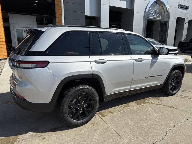 new 2025 Jeep Grand Cherokee car, priced at $43,999