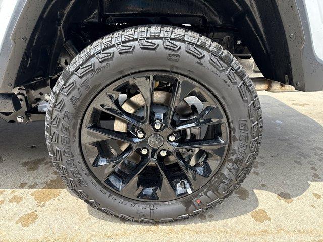 new 2025 Jeep Gladiator car, priced at $40,999