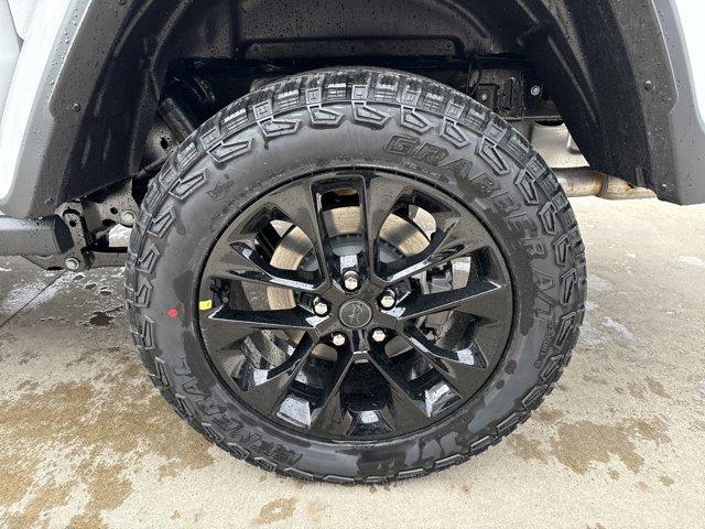 new 2025 Jeep Gladiator car, priced at $41,999