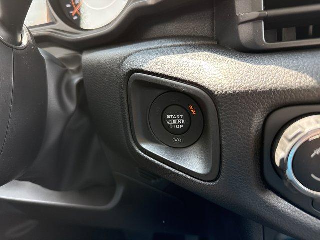new 2025 Jeep Gladiator car, priced at $40,999