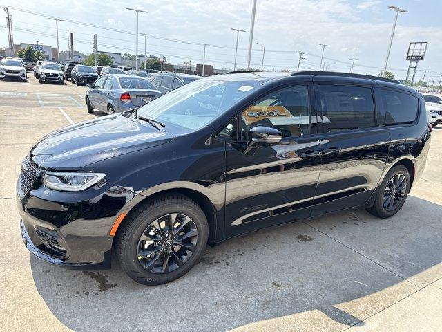 new 2025 Chrysler Pacifica car, priced at $43,999