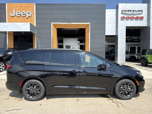 new 2025 Chrysler Pacifica car, priced at $43,999