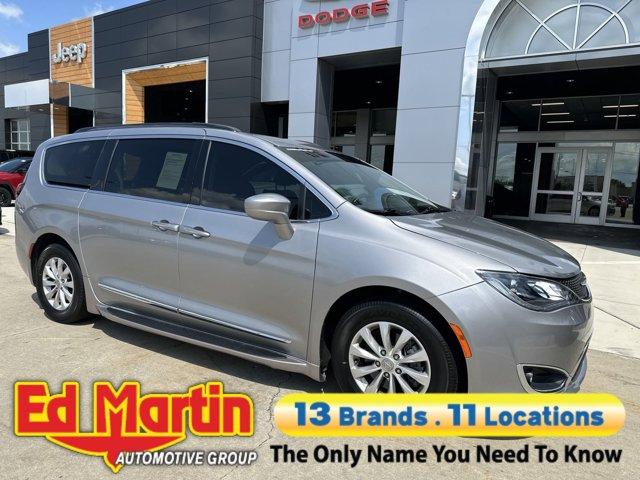 used 2017 Chrysler Pacifica car, priced at $16,904