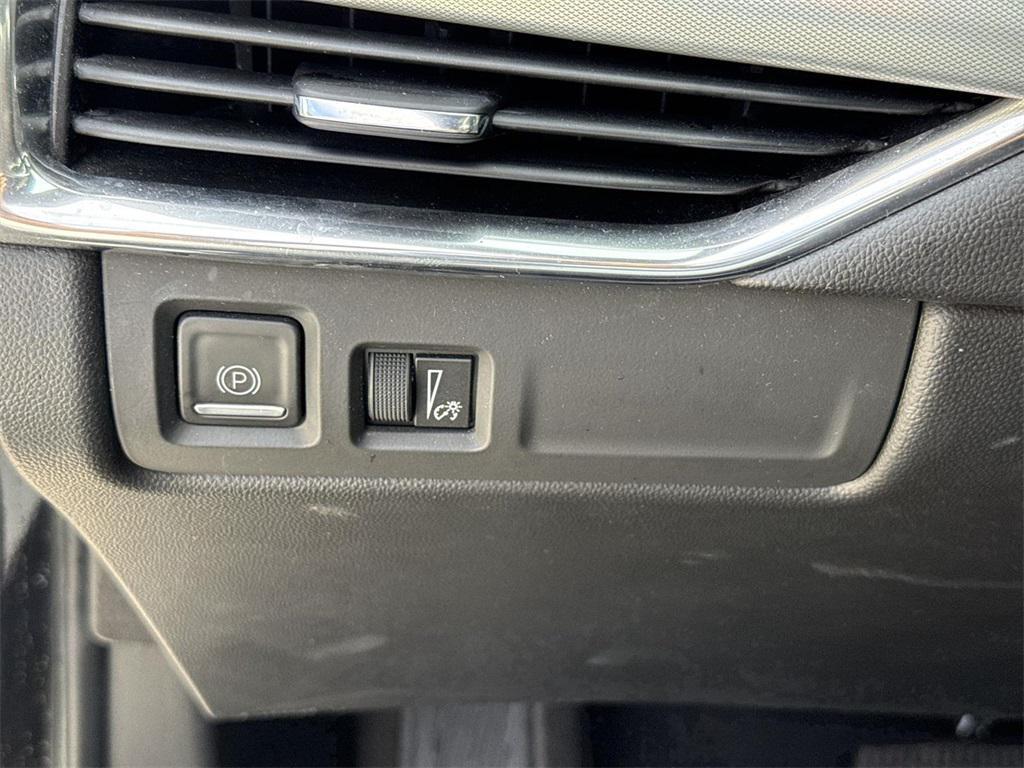 used 2023 Cadillac XT4 car, priced at $21,500