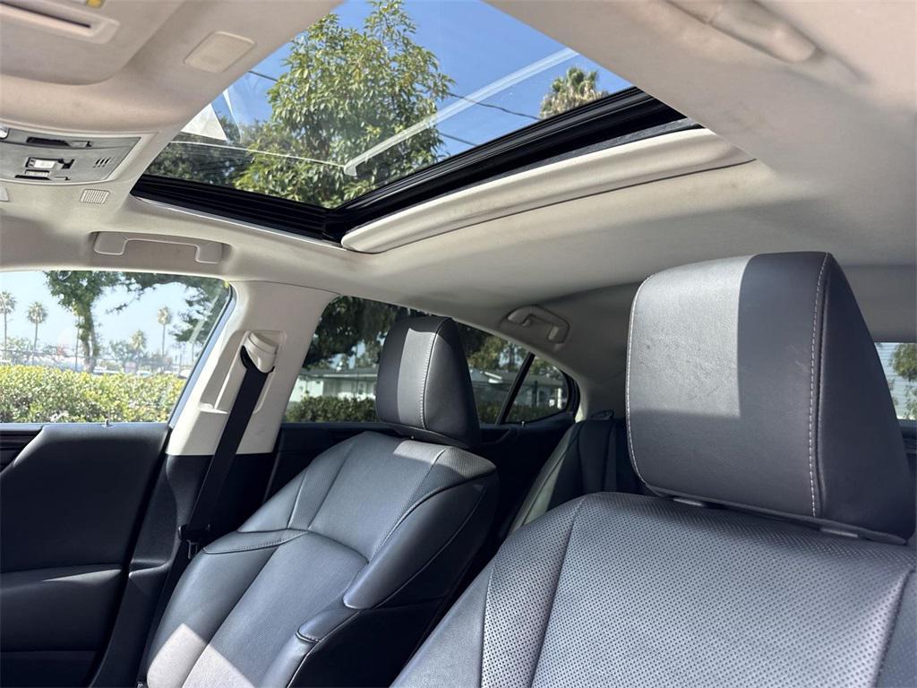 used 2022 Lexus ES 350 car, priced at $22,677