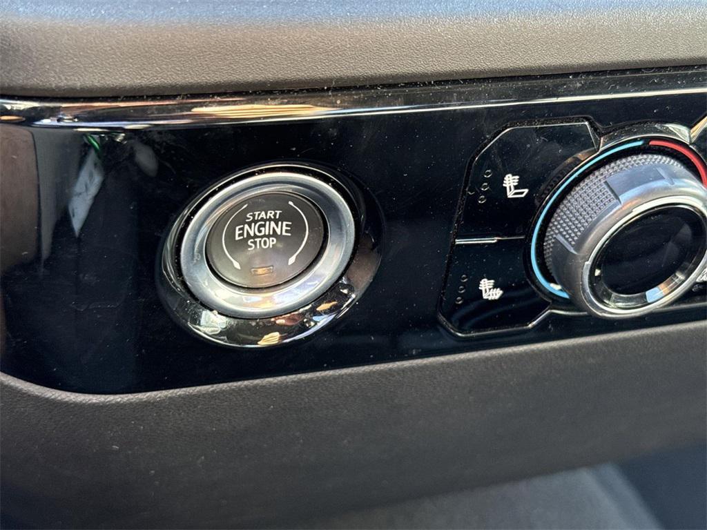 used 2024 Chevrolet Silverado 1500 car, priced at $32,250