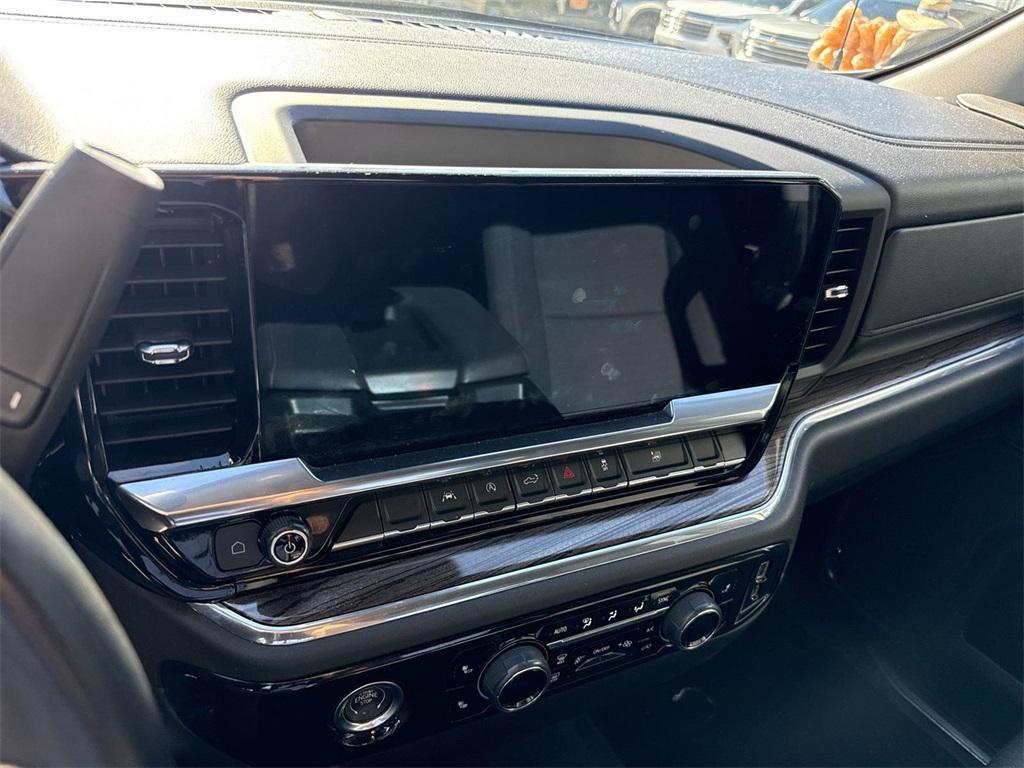 used 2024 Chevrolet Silverado 1500 car, priced at $32,250