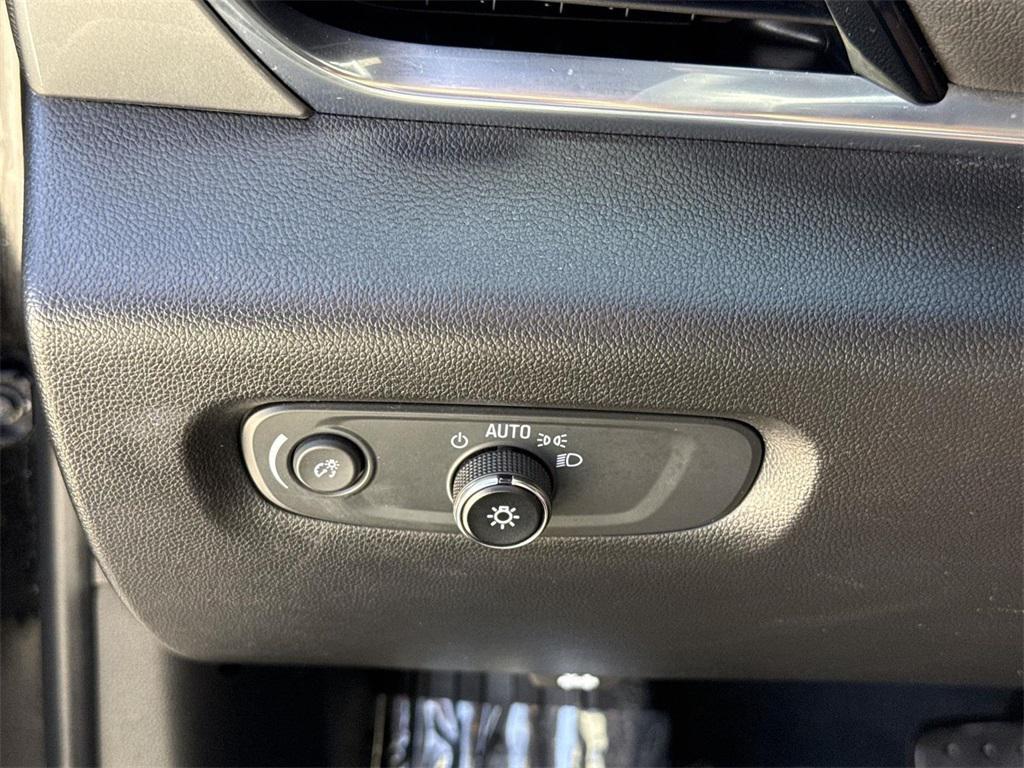 used 2023 Chevrolet Traverse car, priced at $22,888