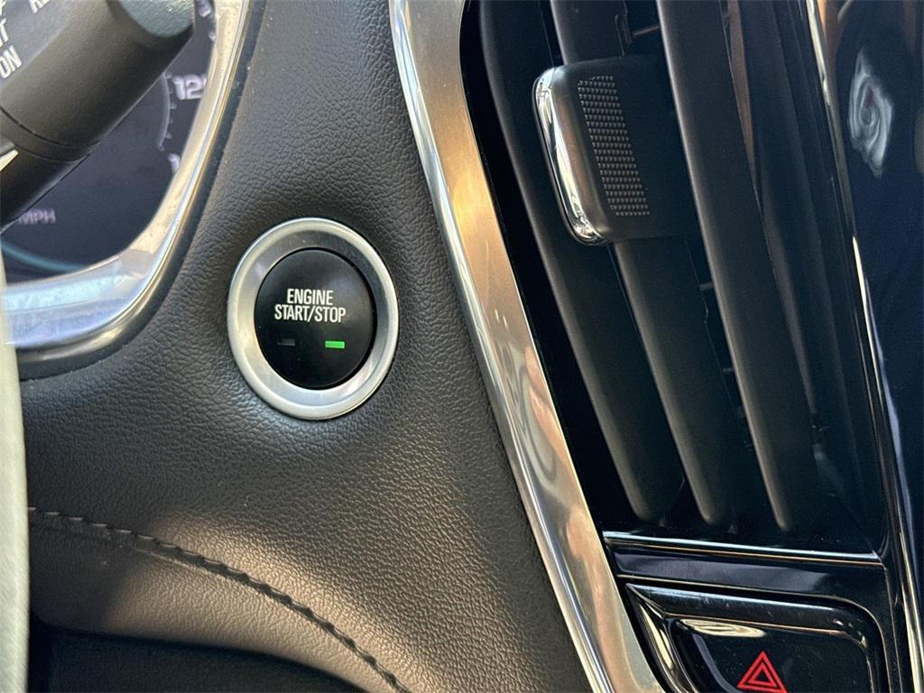 used 2023 Chevrolet Traverse car, priced at $22,888