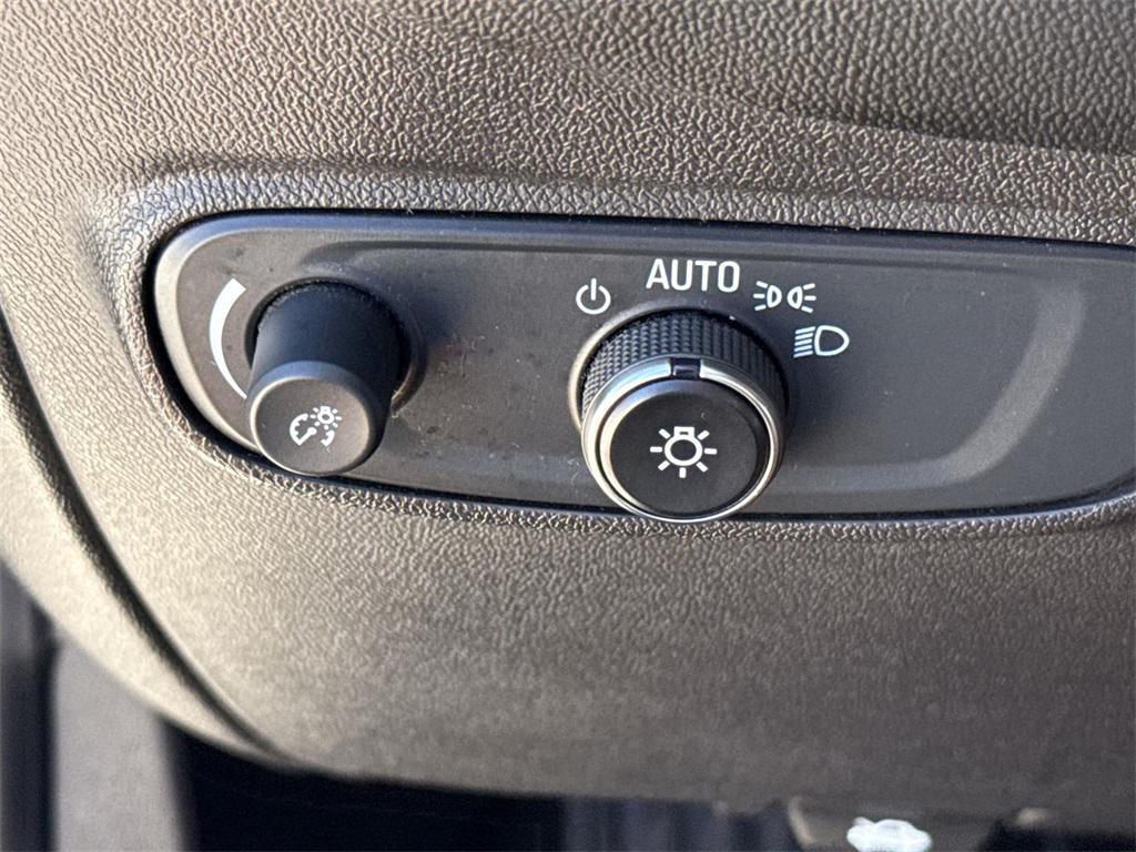 used 2022 Chevrolet Equinox car, priced at $14,999