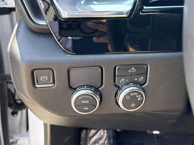 used 2024 GMC Sierra 1500 car, priced at $35,000