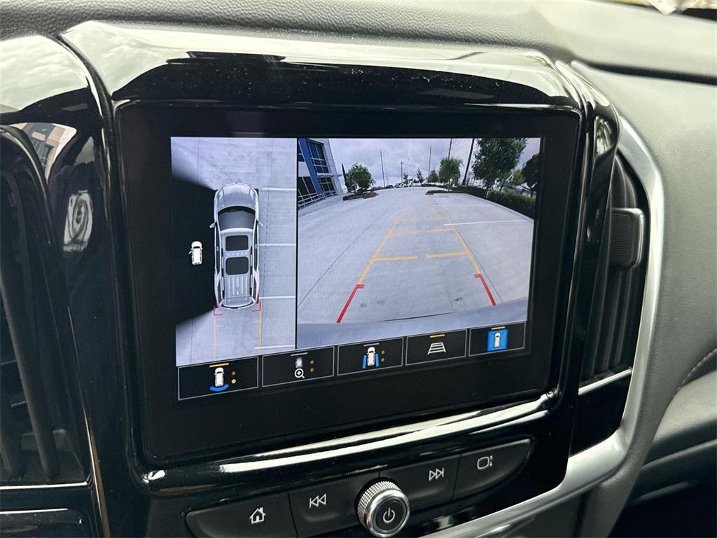 used 2022 Chevrolet Traverse car, priced at $33,888