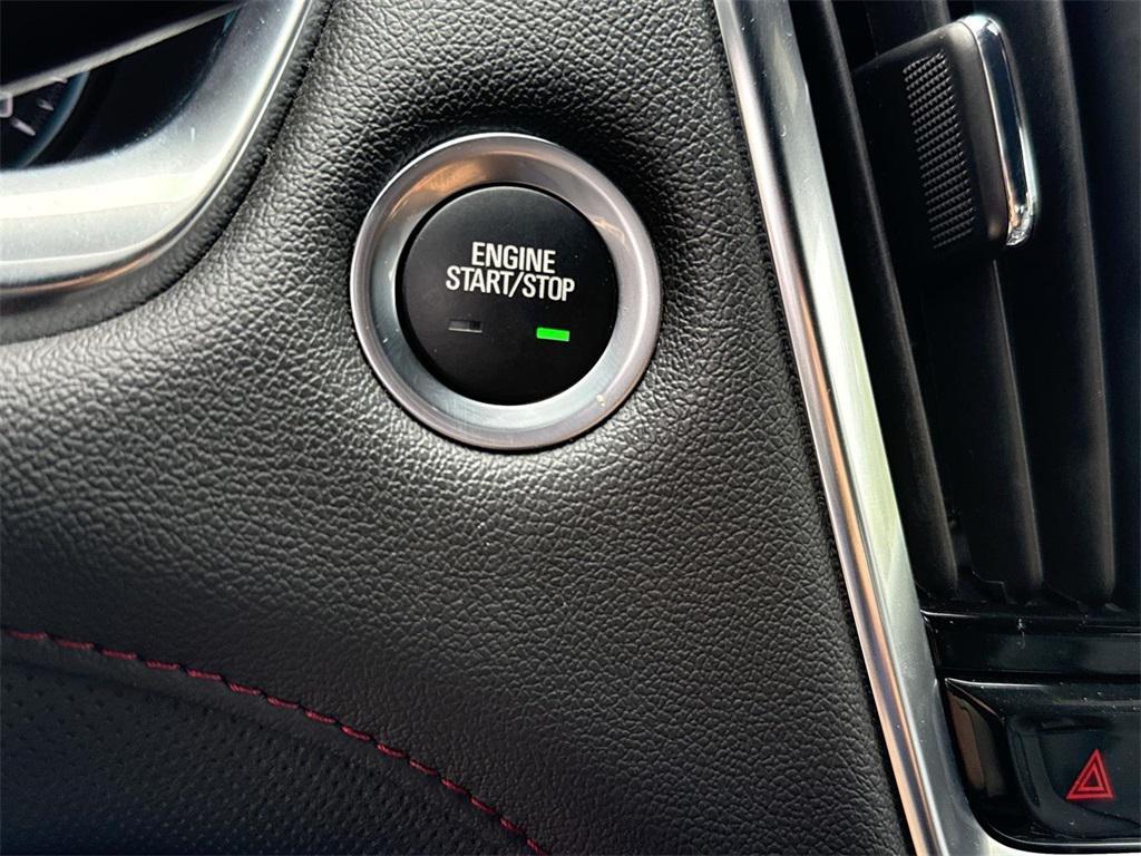 used 2022 Chevrolet Traverse car, priced at $33,888
