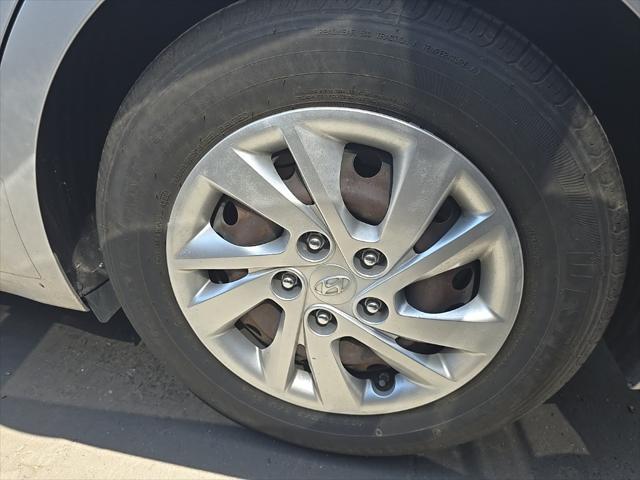 used 2017 Hyundai Elantra car