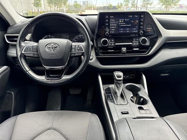used 2021 Toyota Highlander car, priced at $27,250