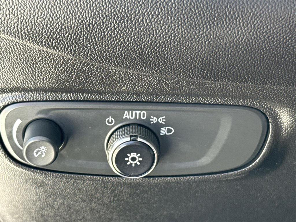 used 2020 Chevrolet Equinox car, priced at $12,888