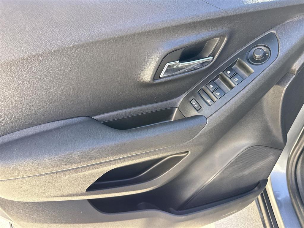 used 2020 Chevrolet Trax car, priced at $11,888