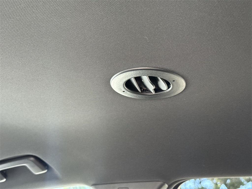 used 2024 Chevrolet Traverse car, priced at $31,500