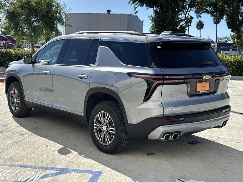 used 2024 Chevrolet Traverse car, priced at $31,500