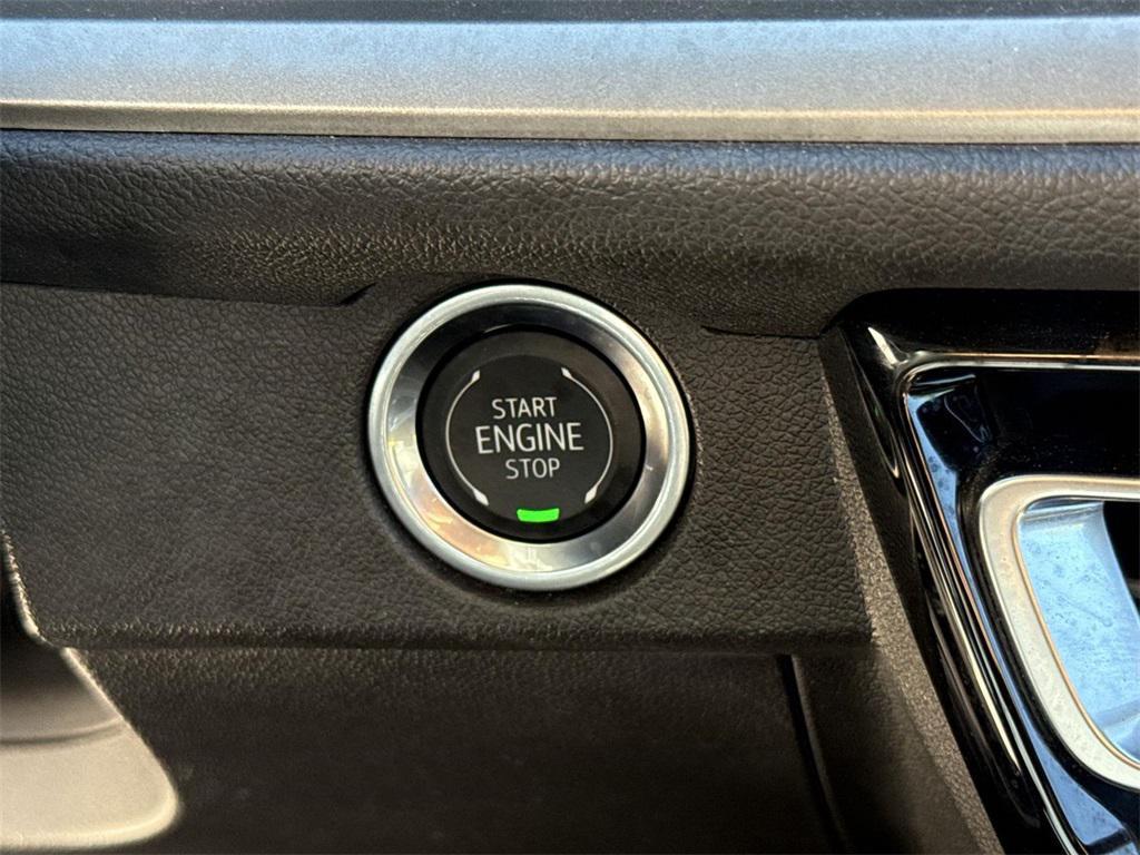 used 2024 Chevrolet Traverse car, priced at $31,500