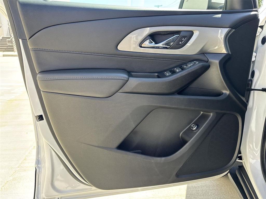 used 2022 Chevrolet Traverse car, priced at $22,750