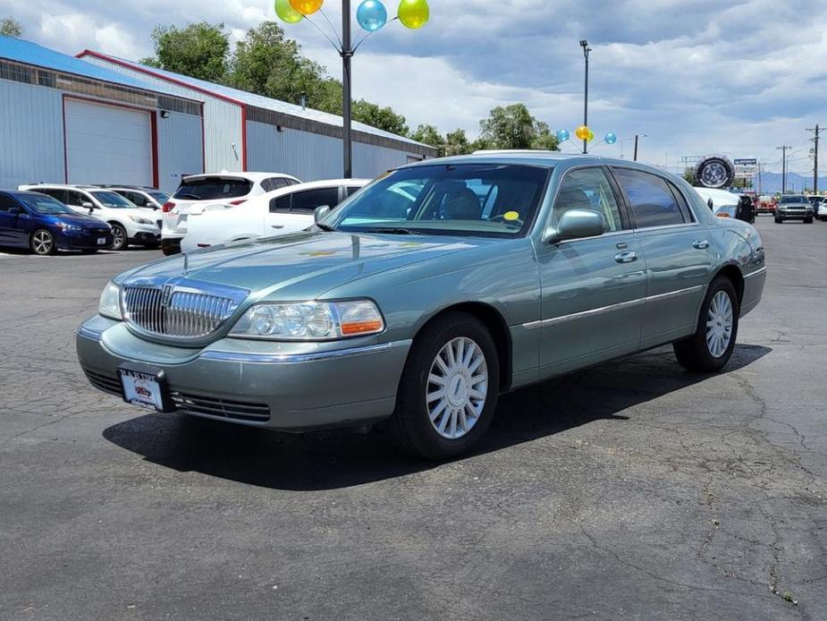 used 2005 Lincoln Town Car car, priced at $6,995