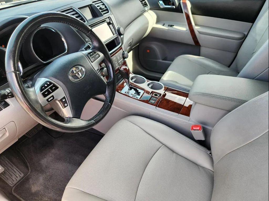 used 2013 Toyota Highlander car, priced at $8,995