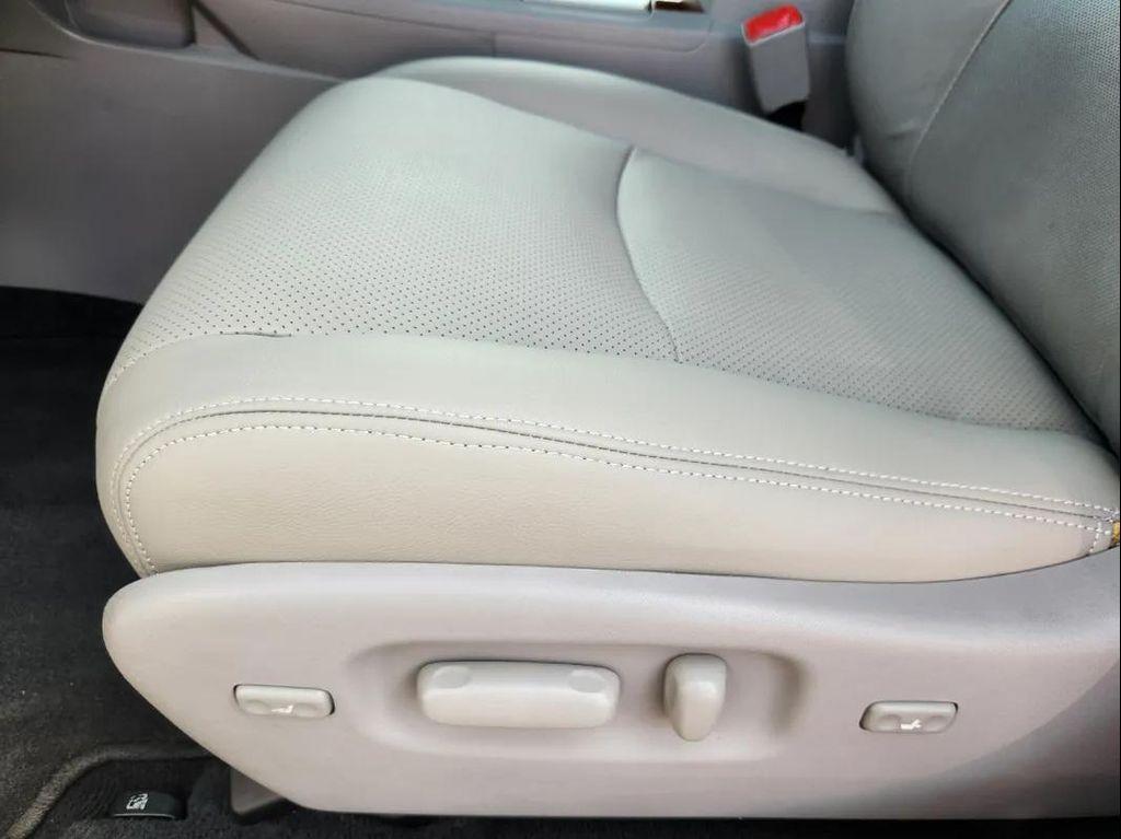 used 2013 Toyota Highlander car, priced at $8,995