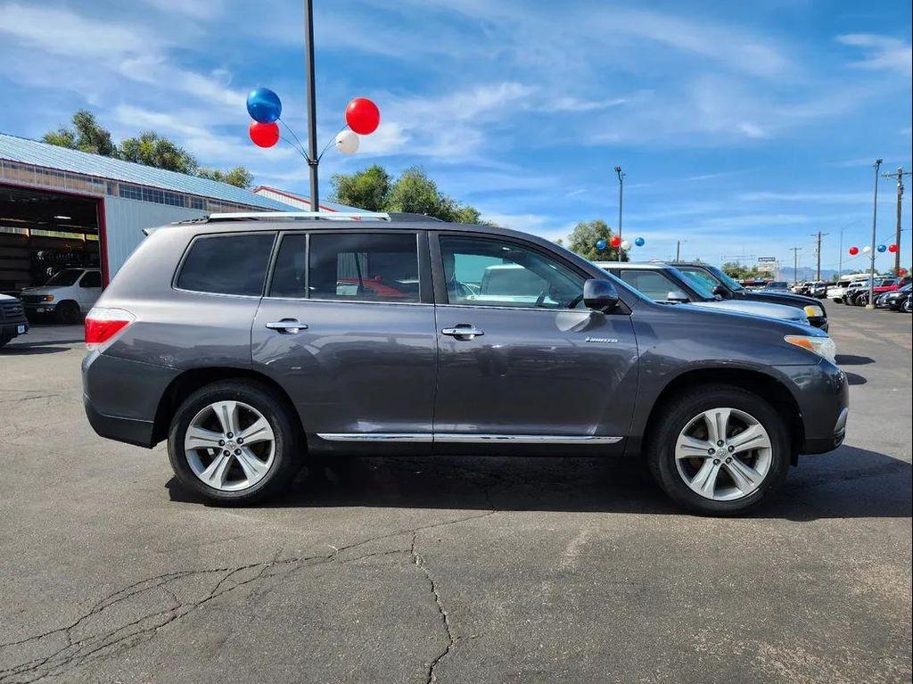 used 2013 Toyota Highlander car, priced at $8,995